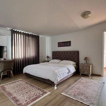 Hotel Vila Arbri Berat Esterno foto