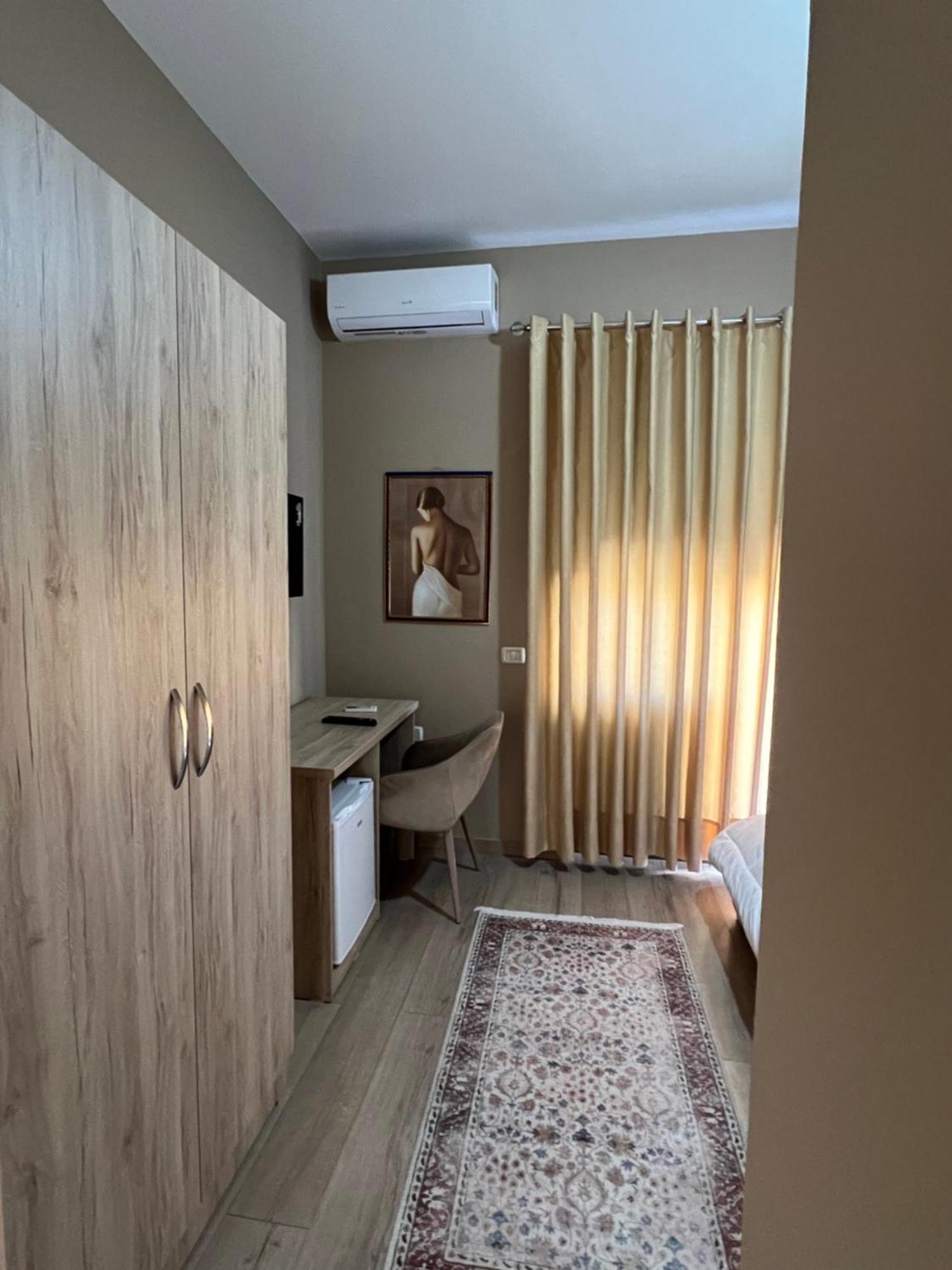 Hotel Vila Arbri Berat Esterno foto